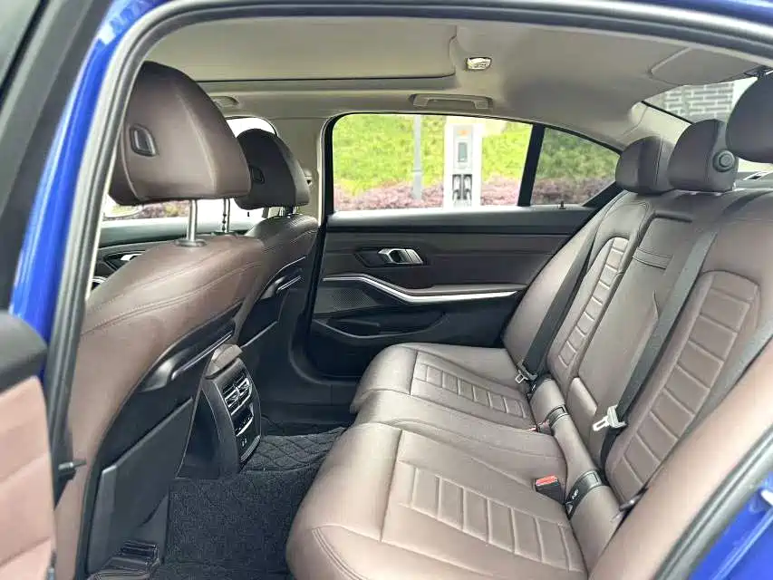 BMW 3 Series — миниатюра 8