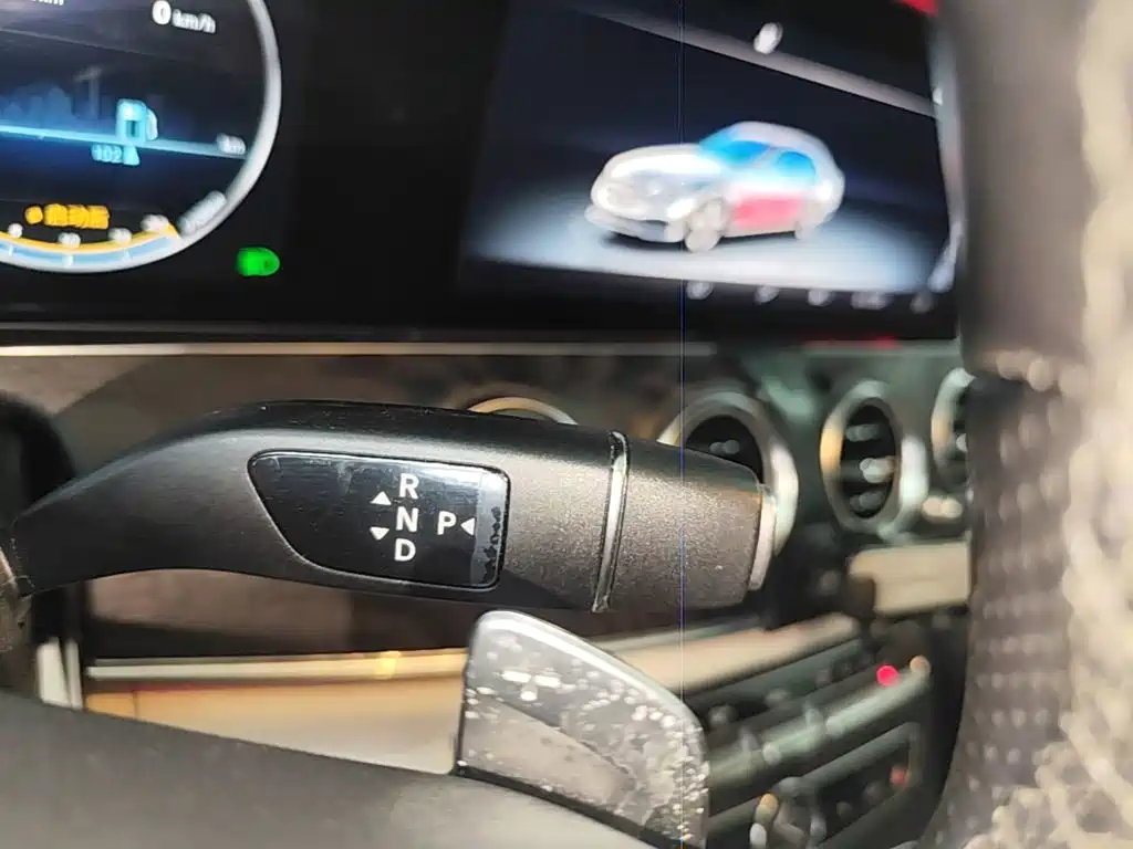 Mercedes-Benz E-Class — миниатюра 14