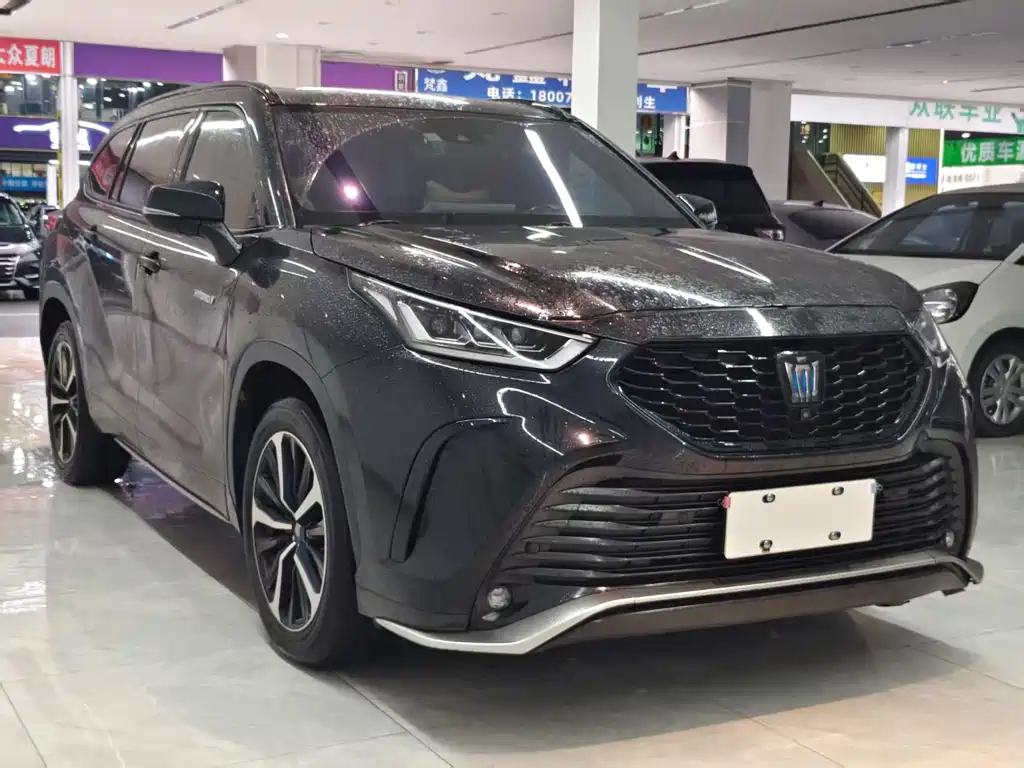 Toyota Crown Kluger — миниатюра 3