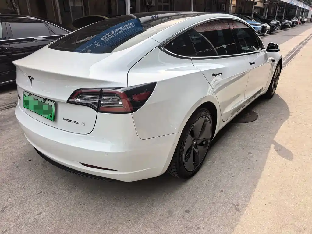 Tesla Model 3 — миниатюра 15