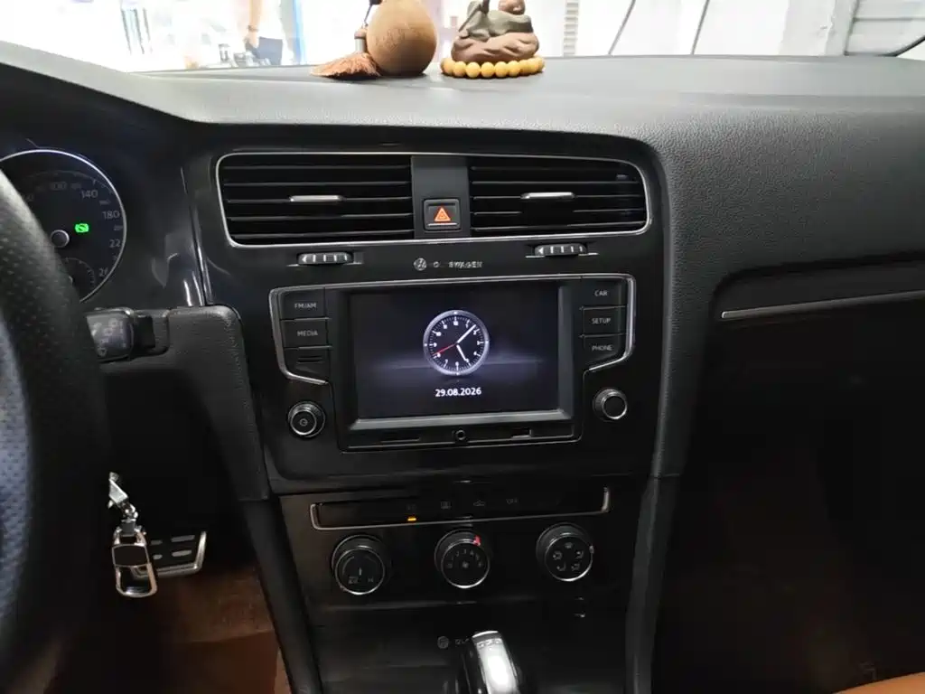 Volkswagen Golf — миниатюра 13