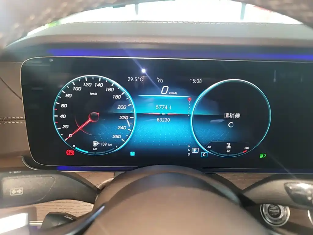 Mercedes-Benz E-Class — миниатюра 12