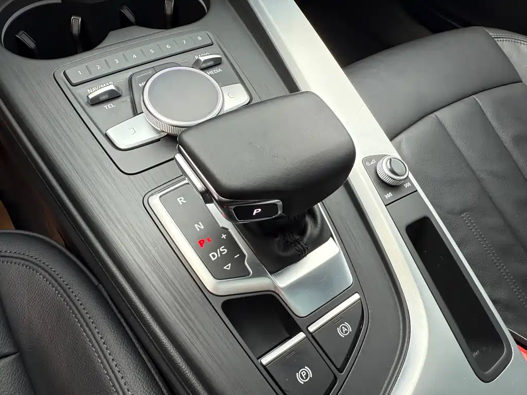 Audi A4L — миниатюра 15