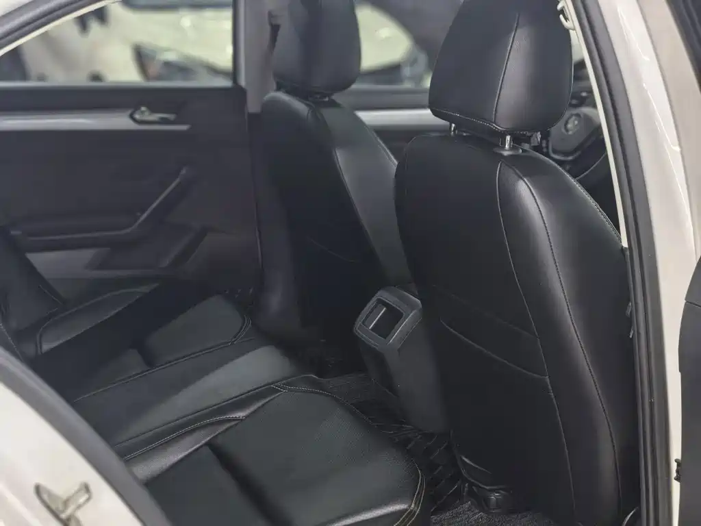 Volkswagen Lamando — миниатюра 15