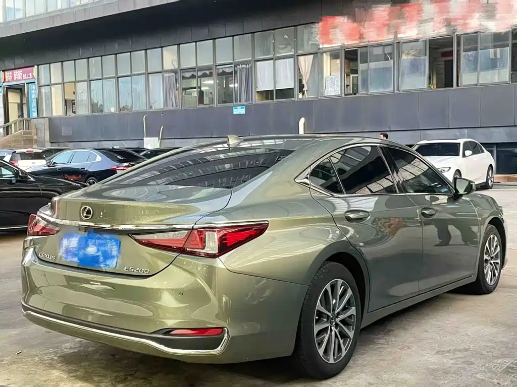Lexus ES — миниатюра 6