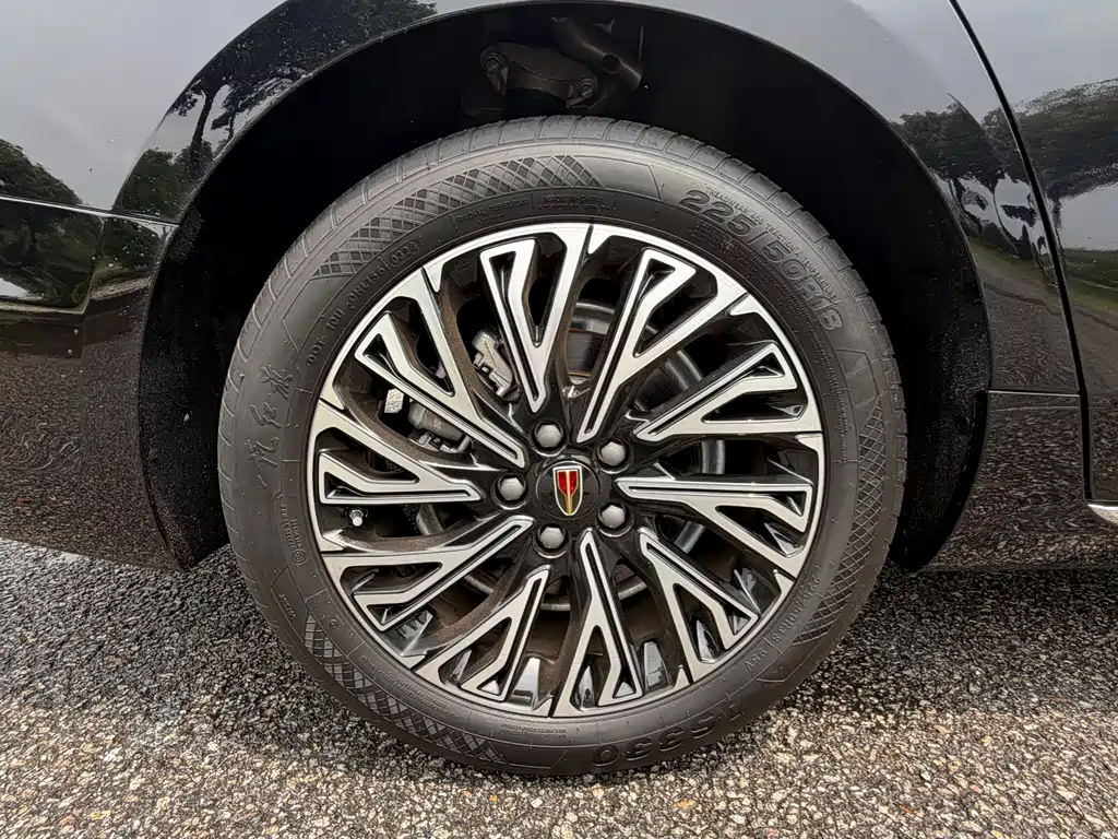 Hongqi Hongqi H5 — миниатюра 11