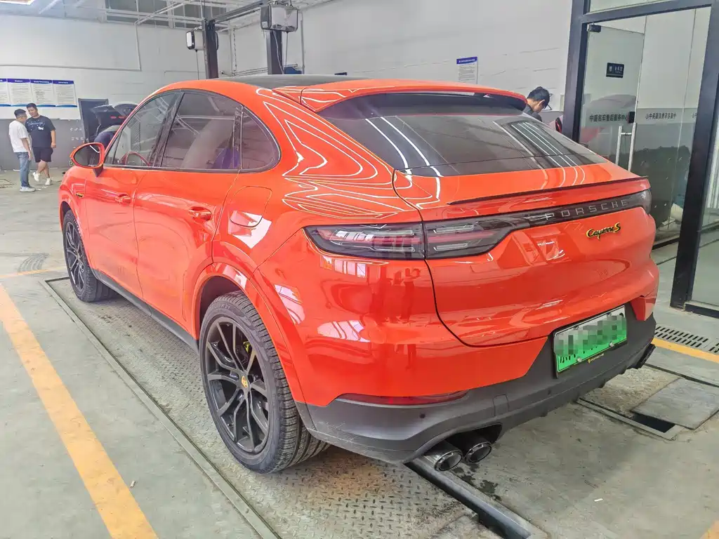 Porsche Cayenne Hybrid — миниатюра 24