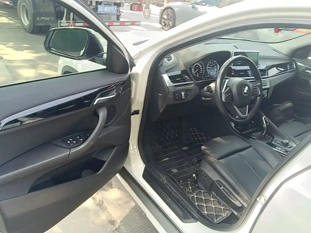 BMW X2 (Import) — миниатюра 12