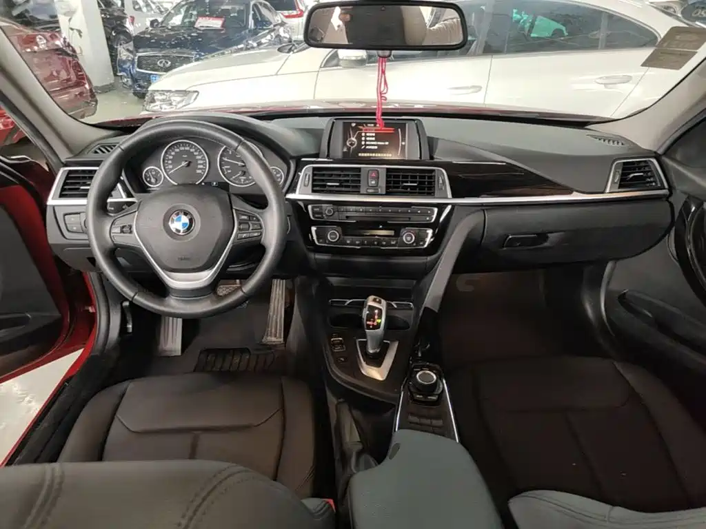 BMW 3 Series — миниатюра 10