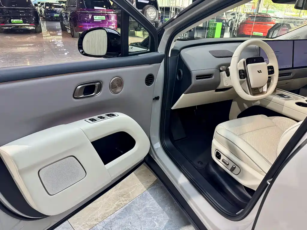 Li Auto i8 2025 Standard
