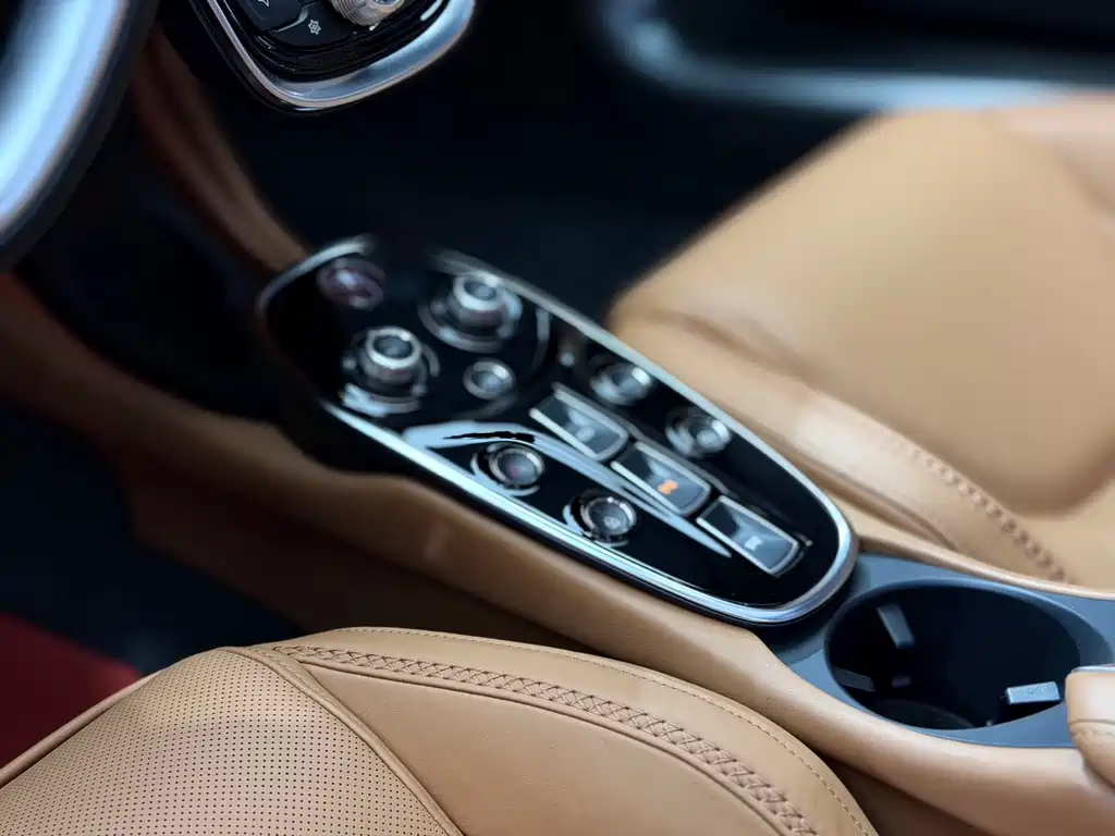 McLaren GT 2023 4.0T