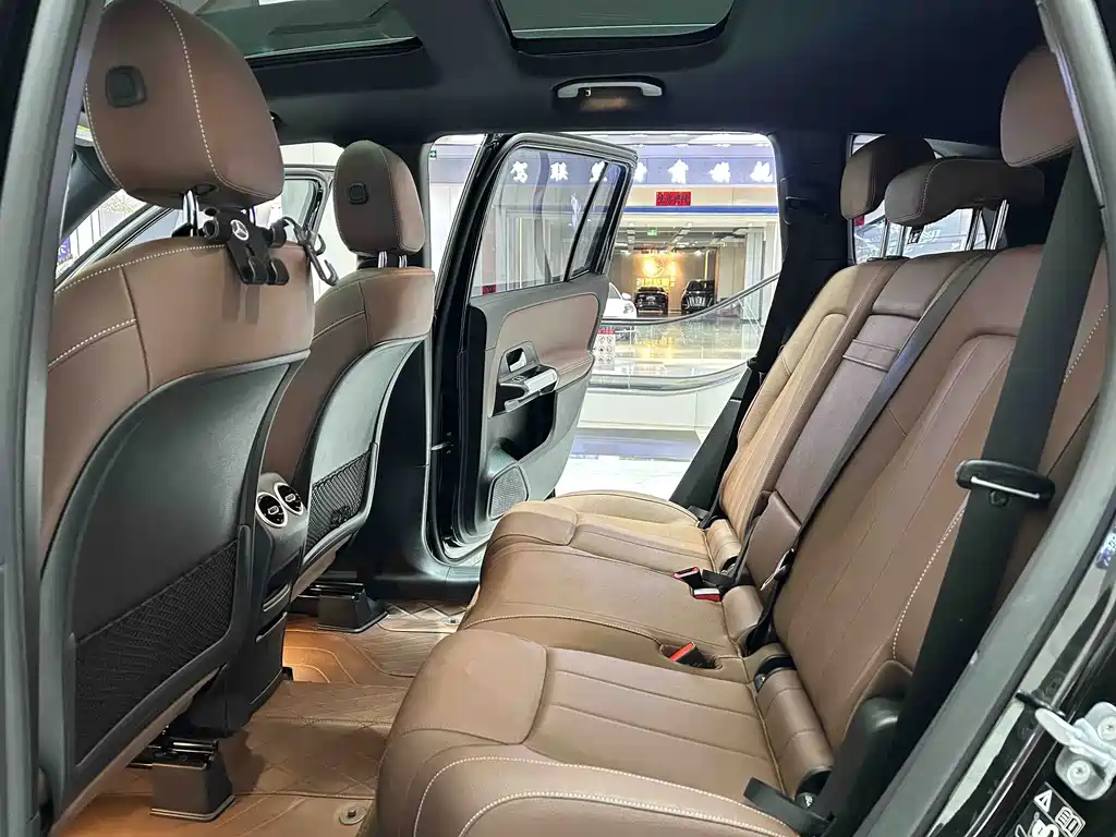 Mercedes-Benz GLB — миниатюра 4