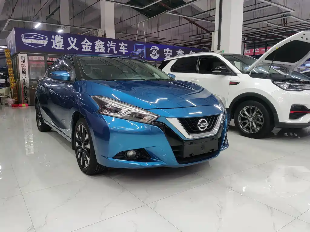 Nissan Bluebird 1.6L CVT Smart Cool Trend Sound Edition, фото 3