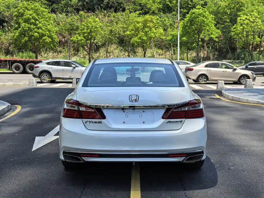 Honda Accord 2016 2.0L Elite