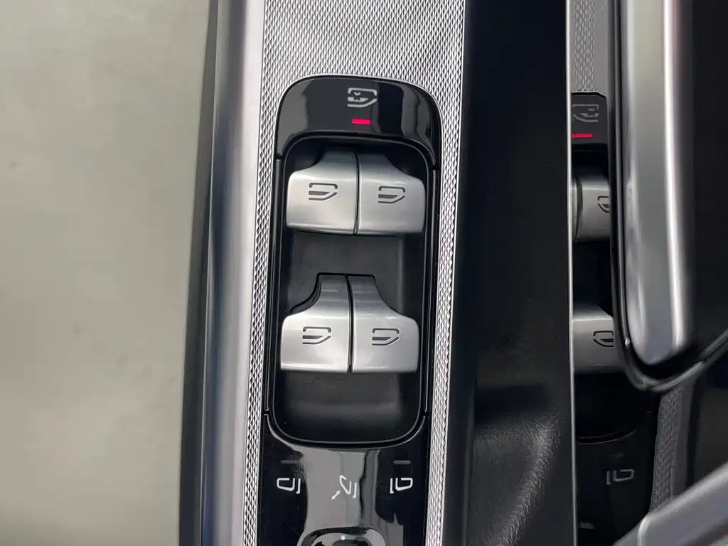 Mercedes-Benz EQE — миниатюра 10