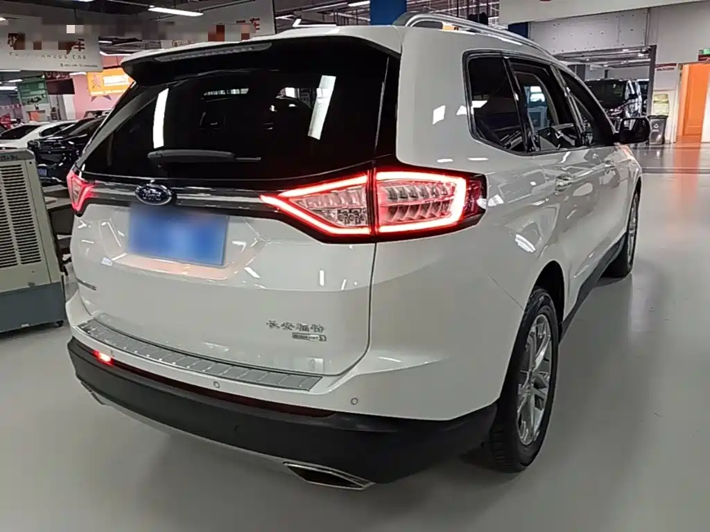 Ford Edge — миниатюра 7