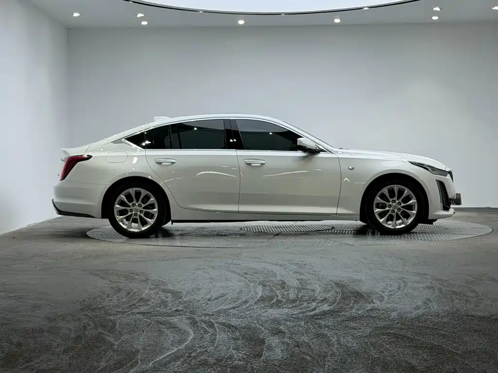 Cadillac CT5 — миниатюра 4