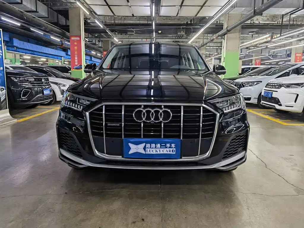 Audi Q7 2023 55 TFSI quattro S line Sport