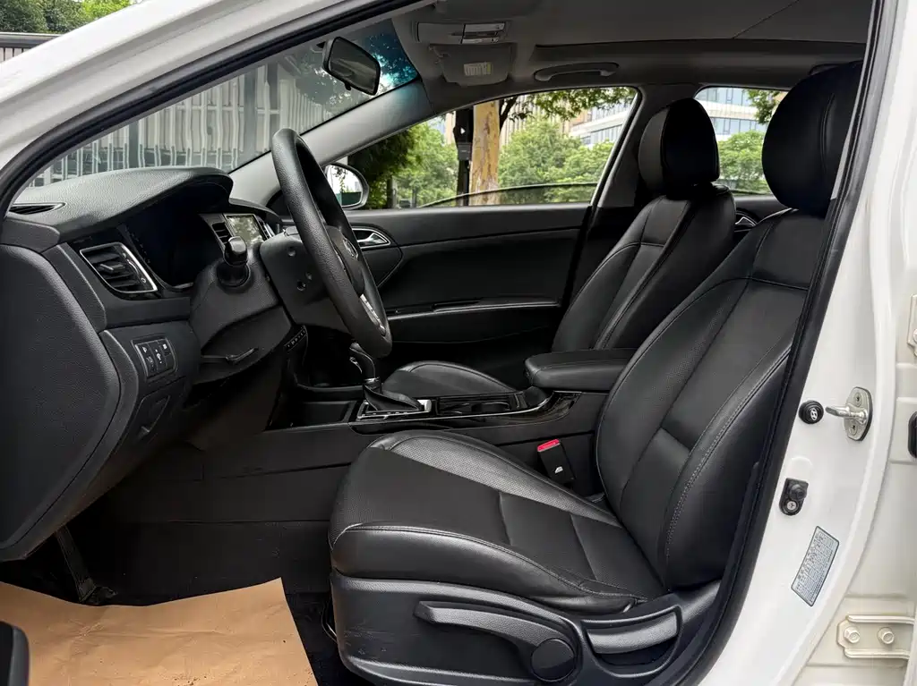 Hyundai Mistra 2014 1.8L AT GLS