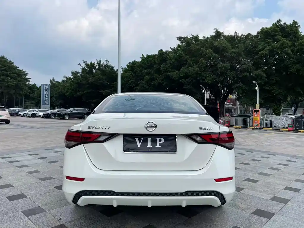 Nissan Sylphy — миниатюра 6