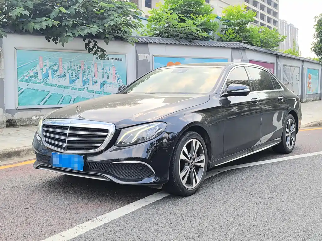 Mercedes-Benz E-Class — миниатюра 2