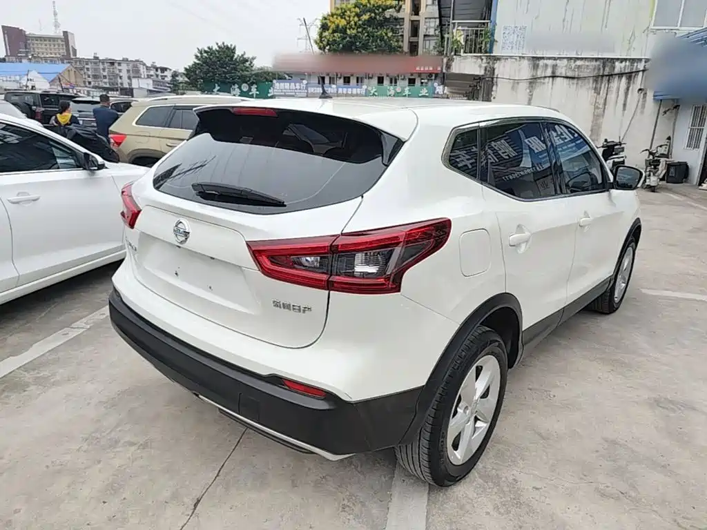 Nissan Qashqai — миниатюра 7