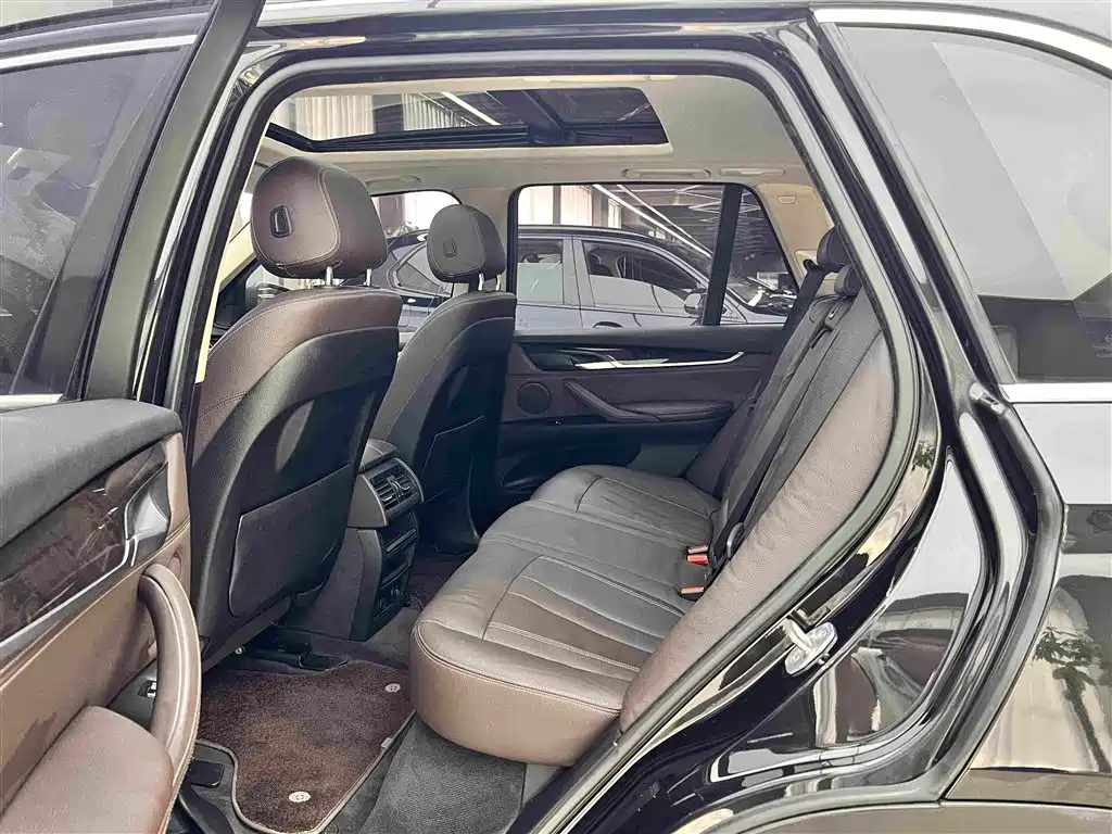 BMW X5 (Import) — миниатюра 10