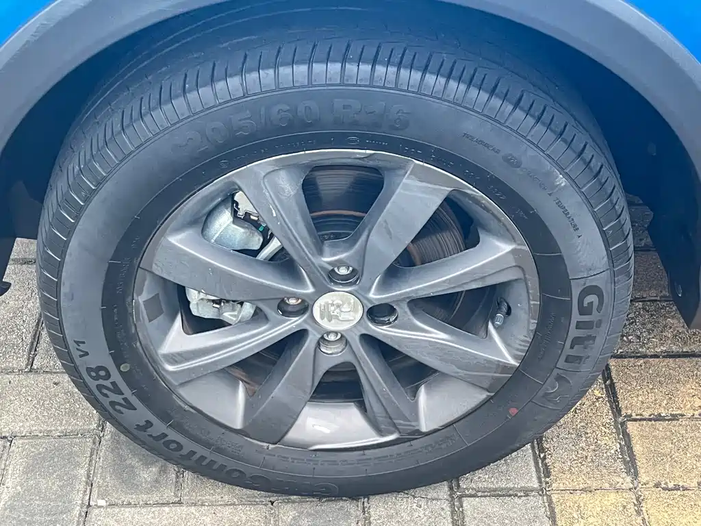 BYD Yuan EV — миниатюра 5