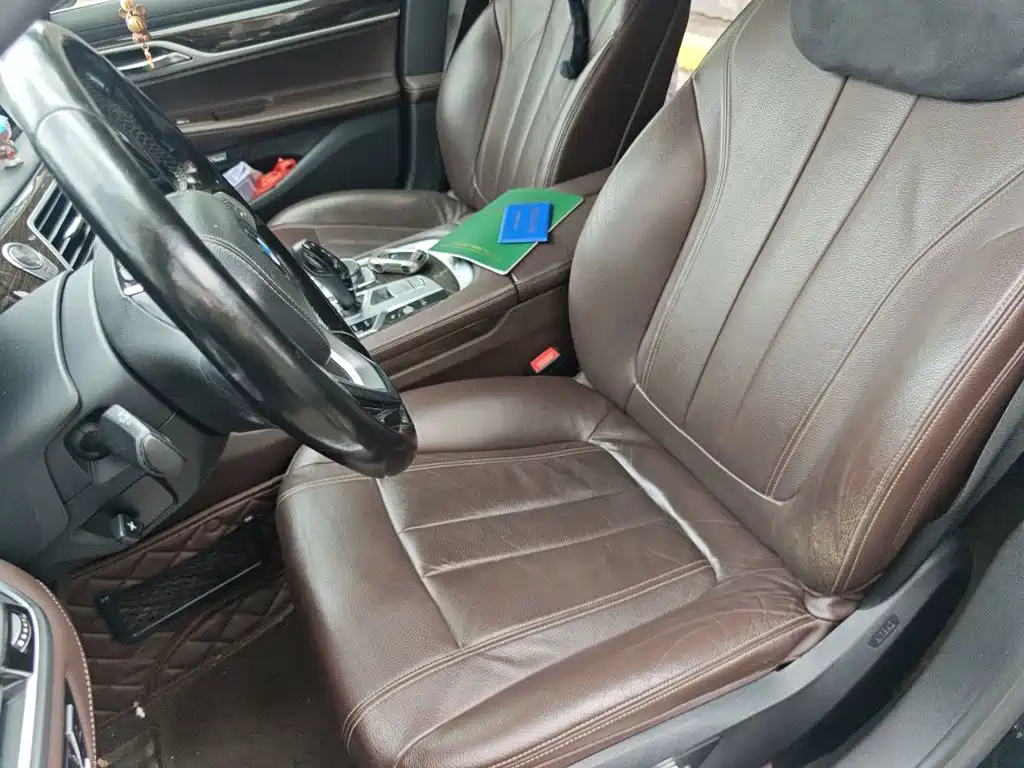 BMW 7 Series — миниатюра 8