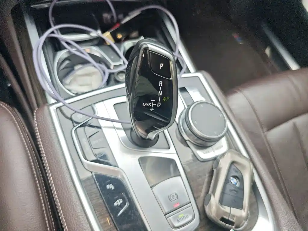 BMW 7 Series — миниатюра 7