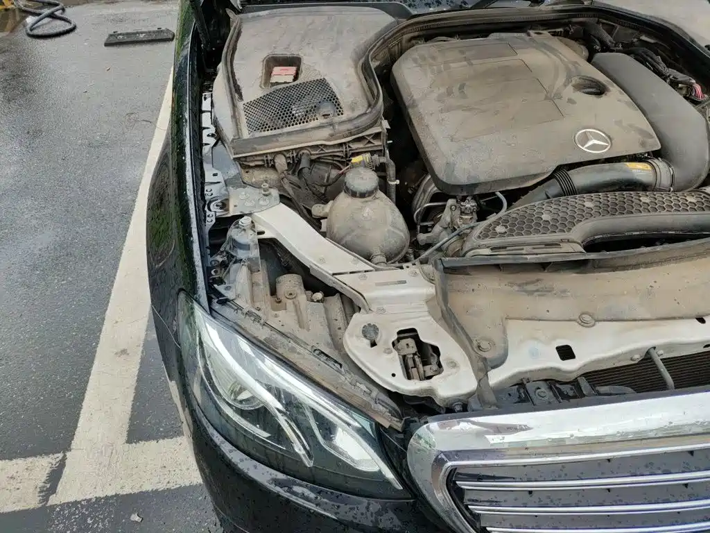 Mercedes-Benz E-Class — миниатюра 21