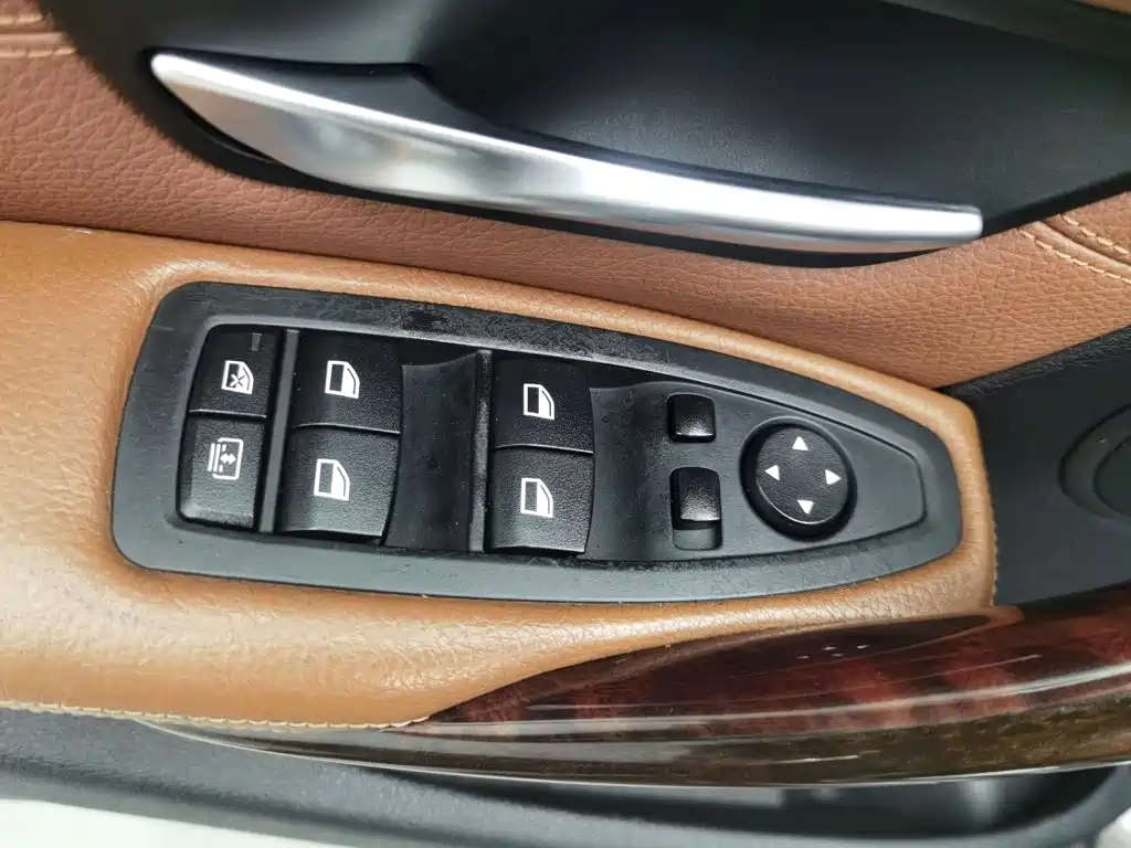 BMW 3 Series — миниатюра 9
