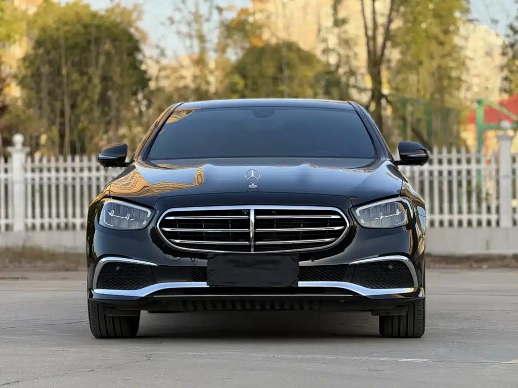 Mercedes-Benz E-Class — миниатюра 3
