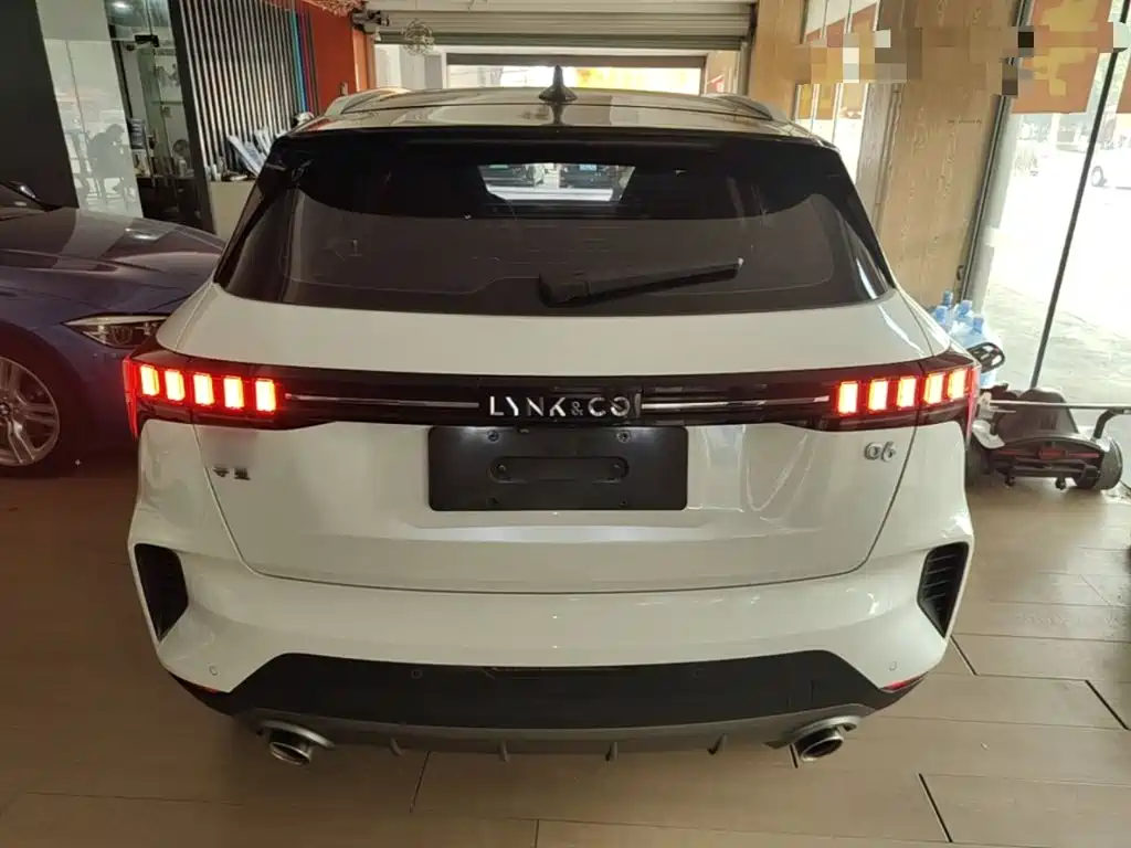Lynk & Co 06 — миниатюра 6