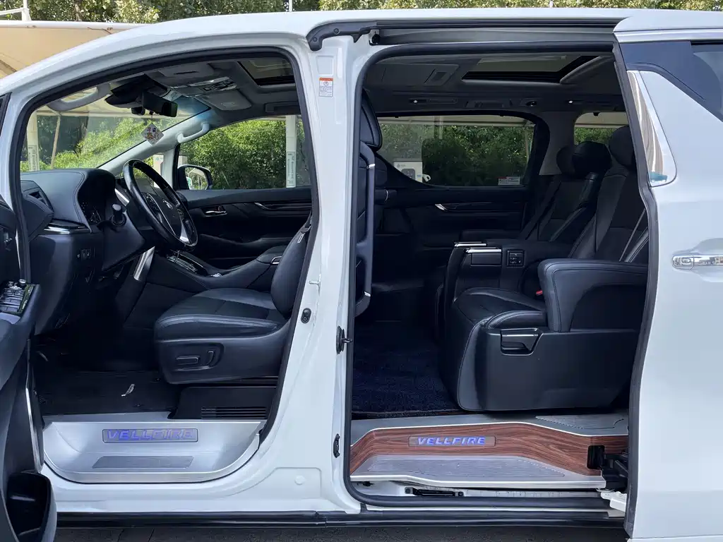 Toyota Vellfire — миниатюра 17