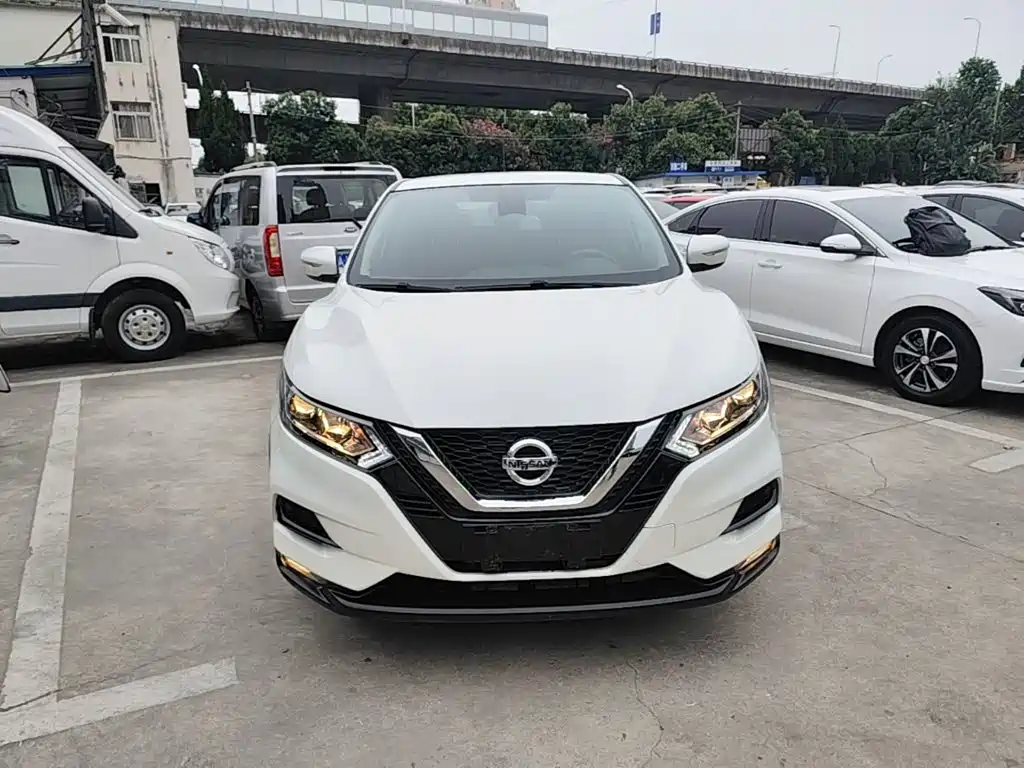 Nissan Qashqai — миниатюра 3