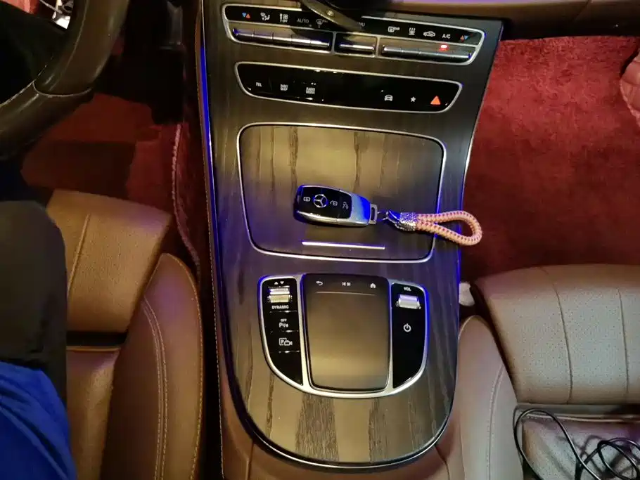 Mercedes-Benz E-Class New Energy — миниатюра 16