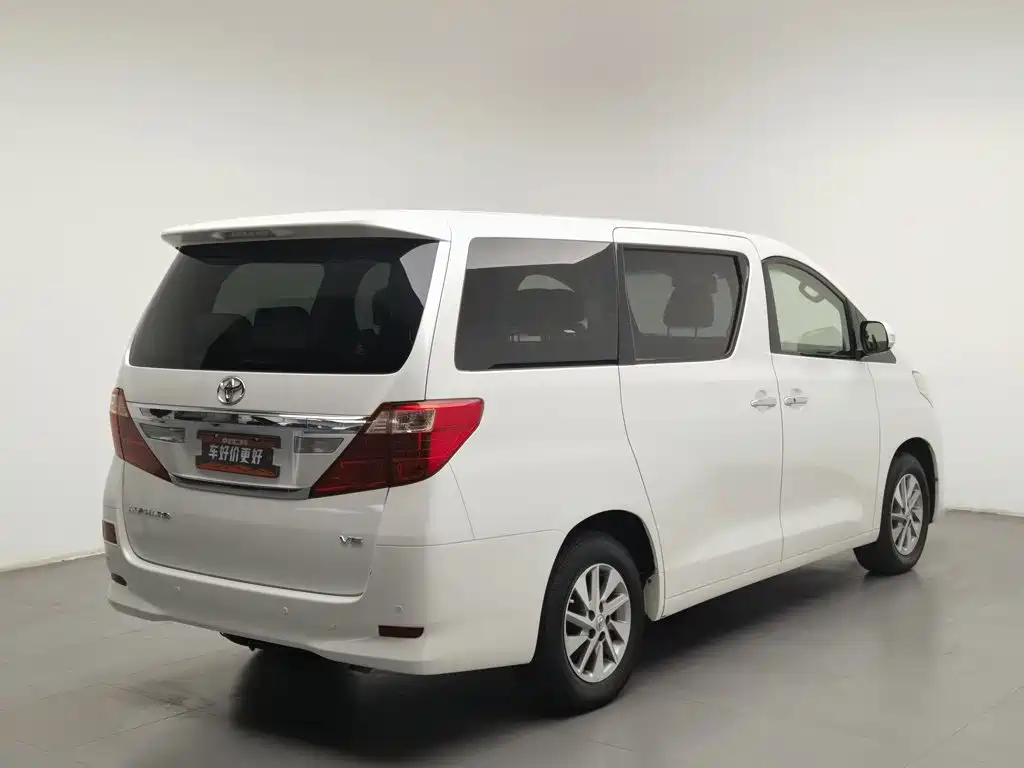 Toyota Alphard — миниатюра 2