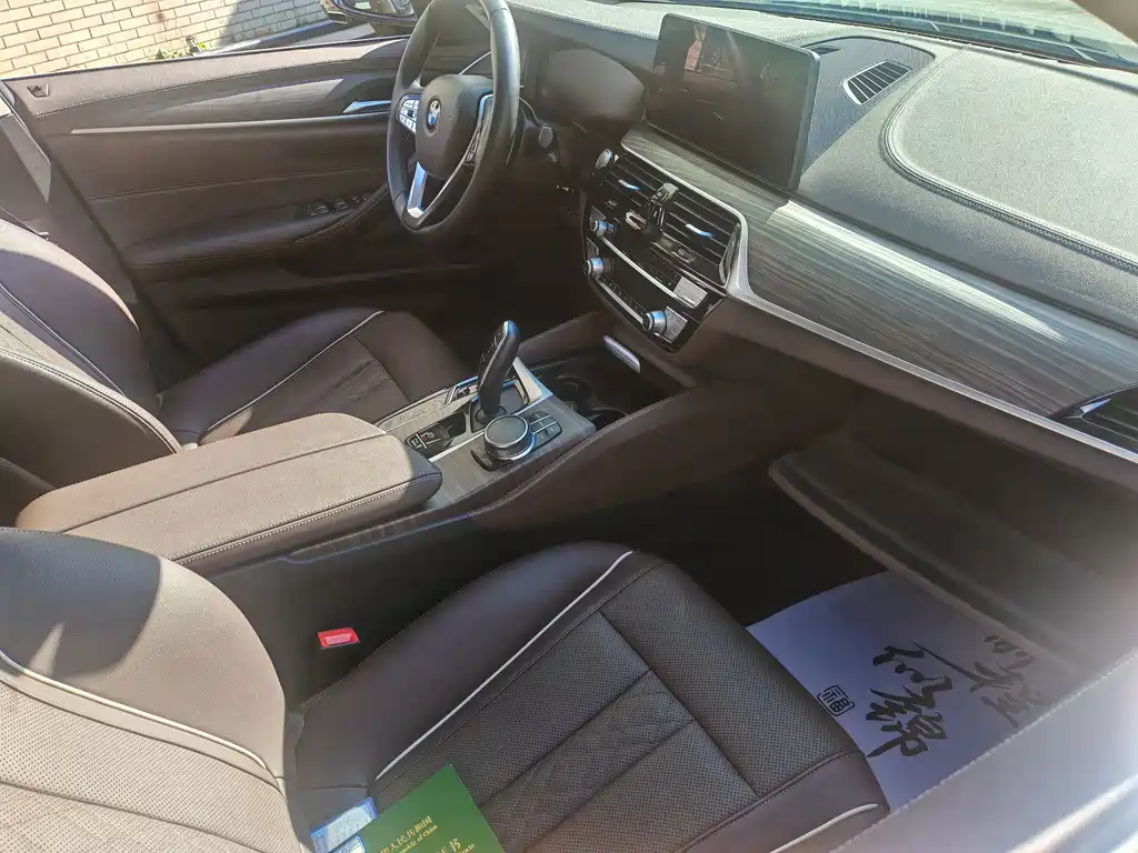 BMW 5 Series — миниатюра 5