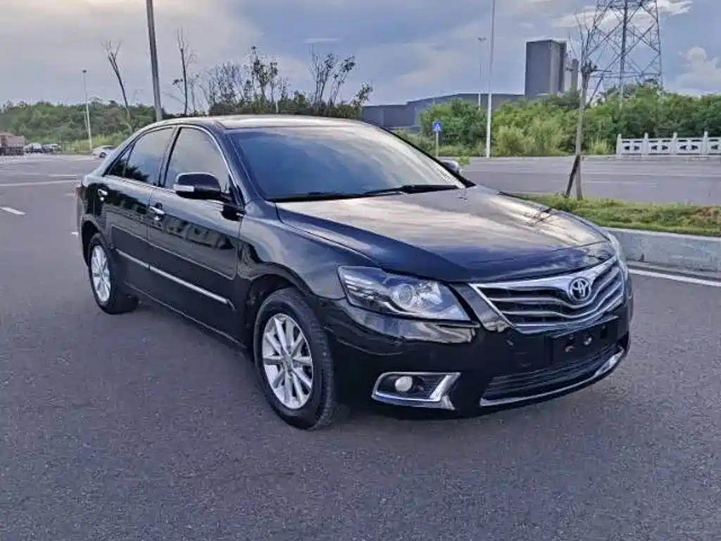 Toyota Camry — миниатюра 3