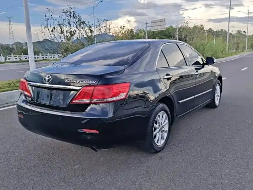 Toyota Camry — миниатюра 7