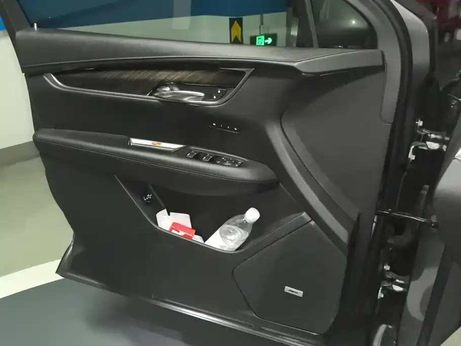 Cadillac XT5 — миниатюра 7