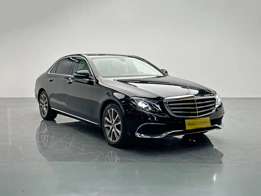 Mercedes-Benz E-Class — миниатюра 8