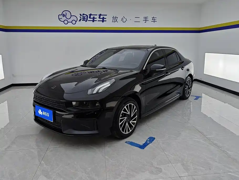 Lynk & Co 03