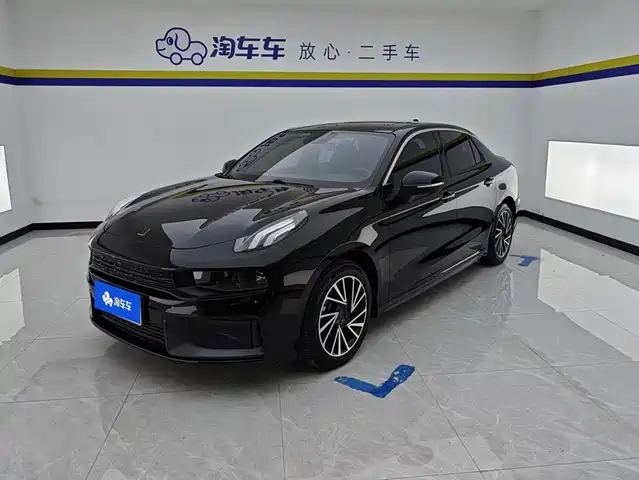 Lynk & Co 03