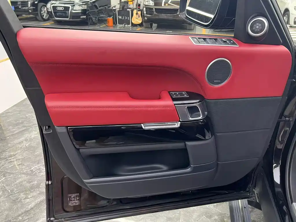 Land Rover Range Rover — миниатюра 10