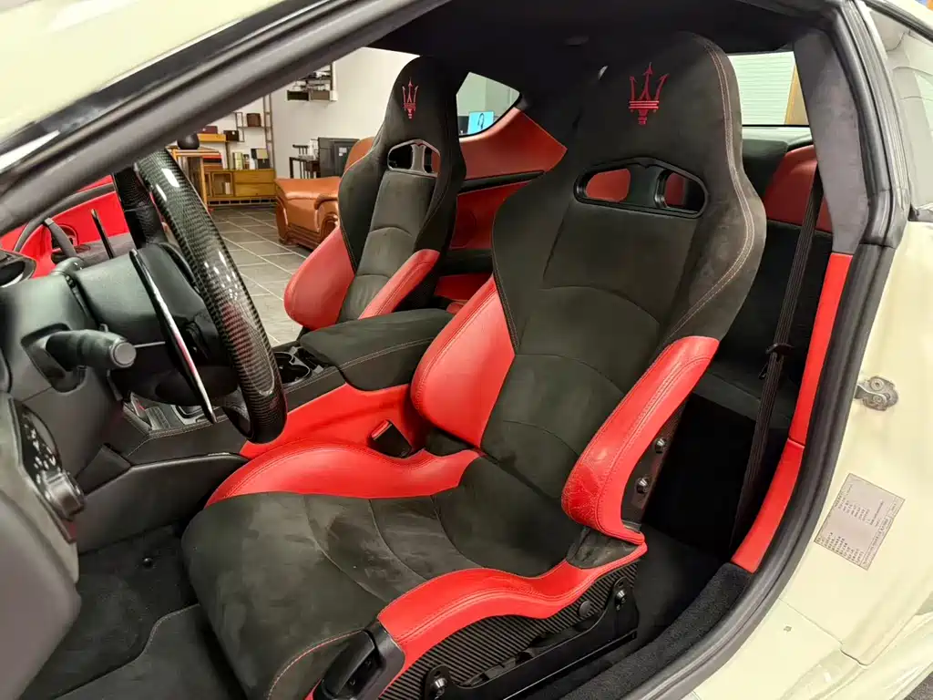 Maserati GranTurismo 2012 4.7L MC Stradale