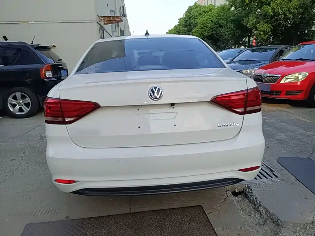 Volkswagen Lavida — миниатюра 6