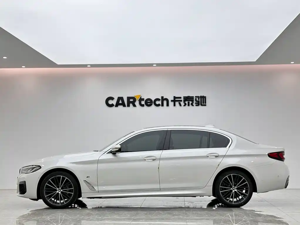 BMW 5 Series — миниатюра 2