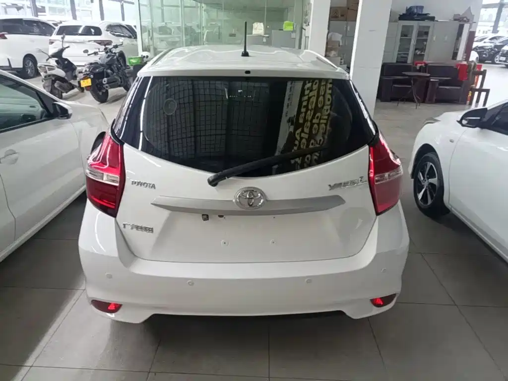 Toyota Yaris L — миниатюра 6